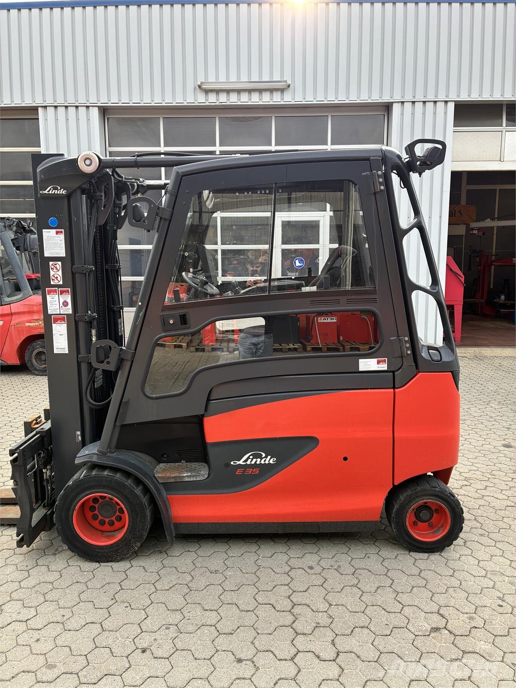 Linde E35HL Electric forklifts