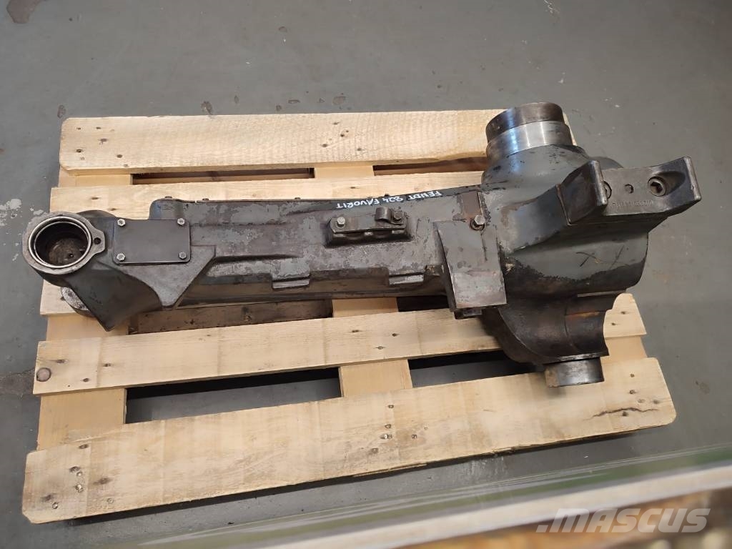 Front right axle housing G816300020011 Fendt 824 F 轴