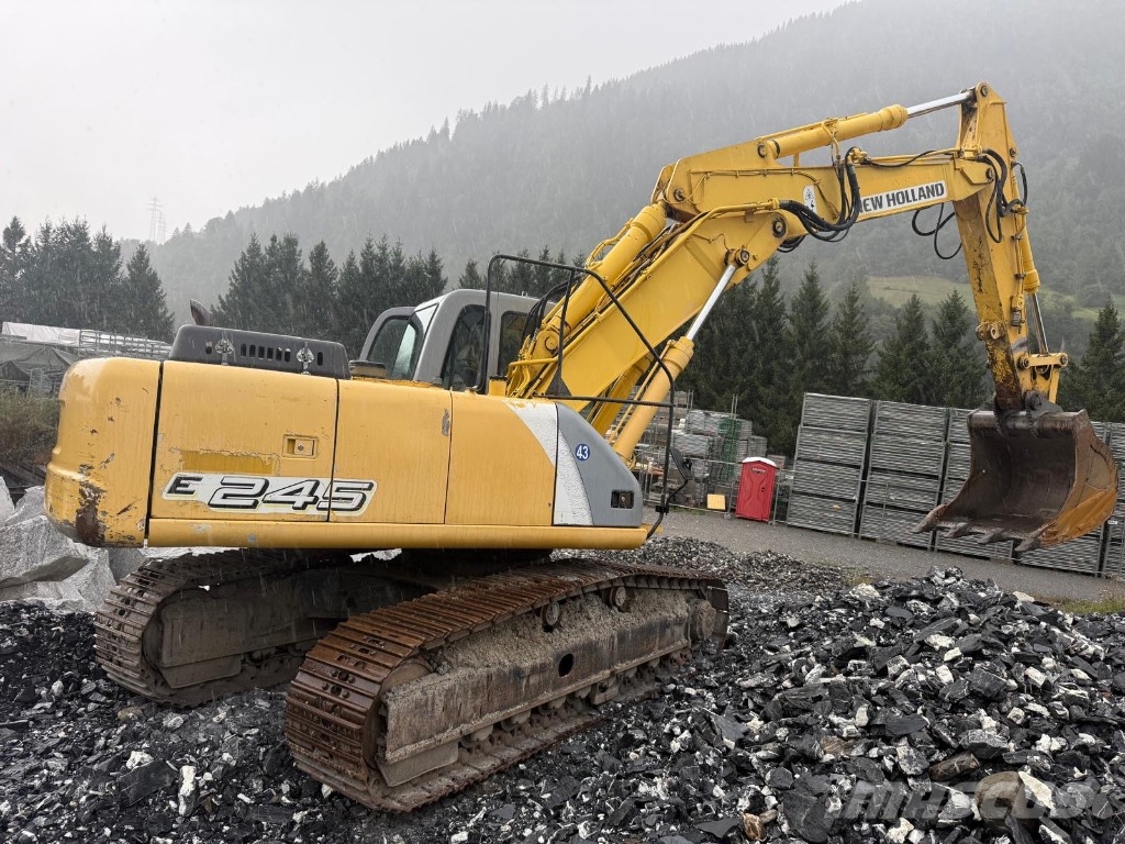 New Holland E 245 Gravemaskiner på larvebånd