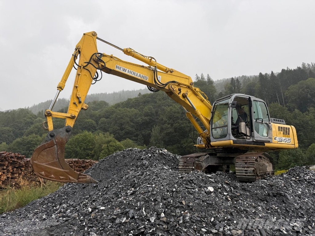 New Holland E 245 Gravemaskiner på larvebånd