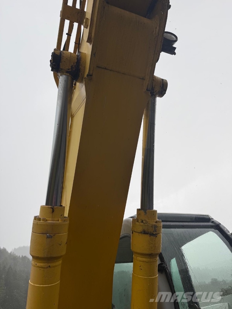 New Holland E 245 Gravemaskiner på larvebånd