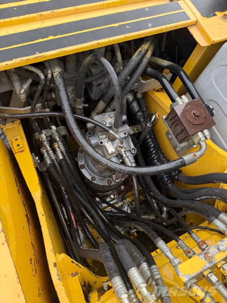 New Holland E 245 Gravemaskiner på larvebånd