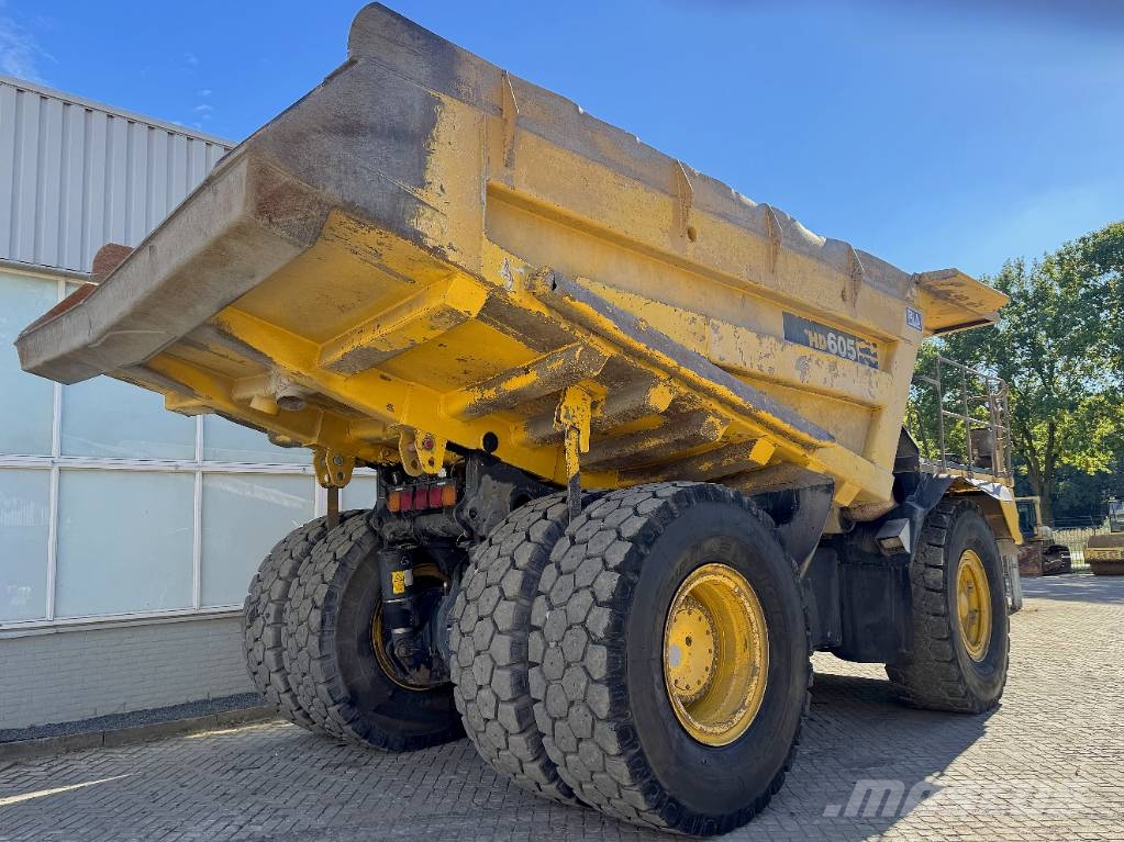 Komatsu HD 605-7E0 초대형 덤프 트럭