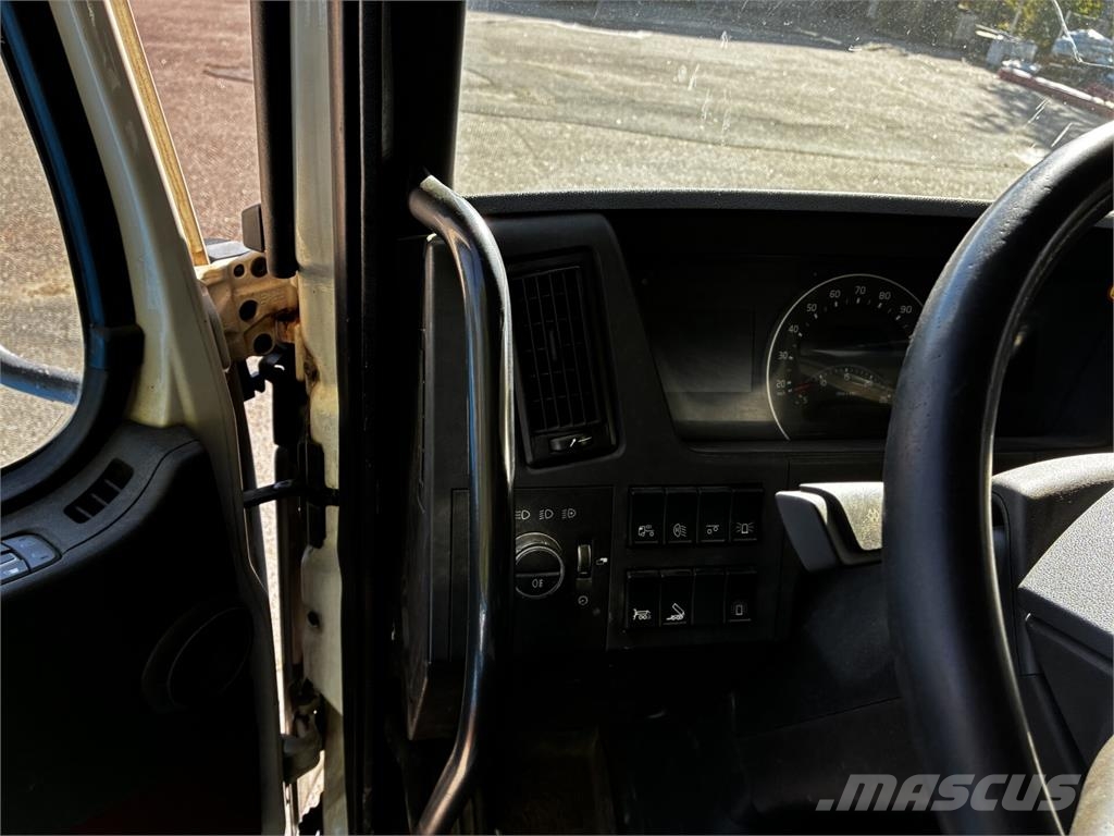 Volvo FMX 500 Hook lift trucks
