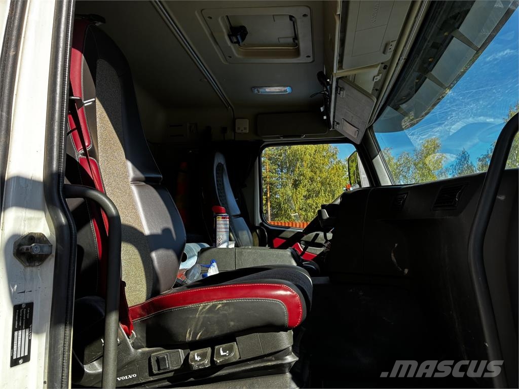 Volvo FMX 500 Hook lift trucks