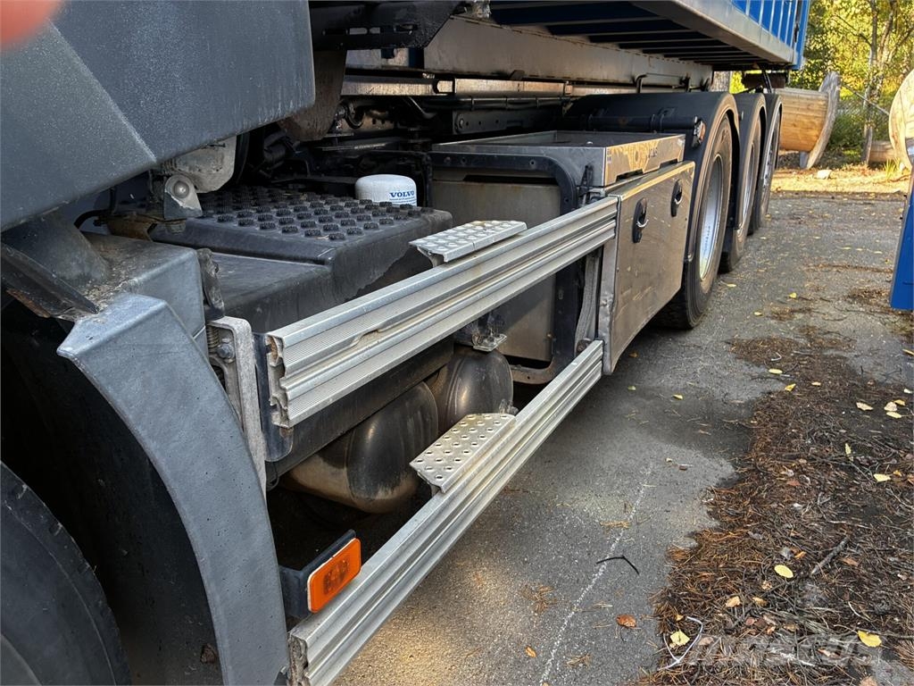 Volvo FMX 500 Hook lift trucks