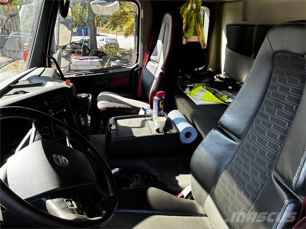 Volvo FMX 500 Hook lift trucks