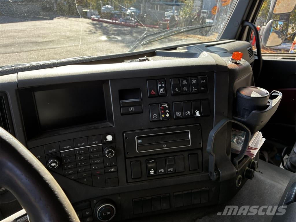 Volvo FMX 500 Hook lift trucks
