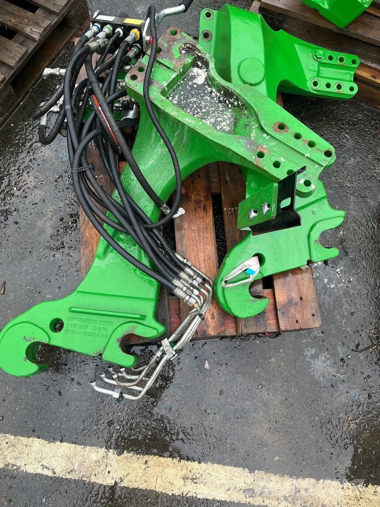 John Deere Etukuormaajan sovitteet Sonstiges Traktorzubehör