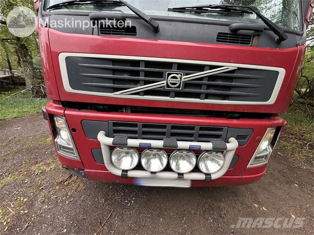 Volvo 440 6X2 Dzīvnieku pārvadāšanas transports