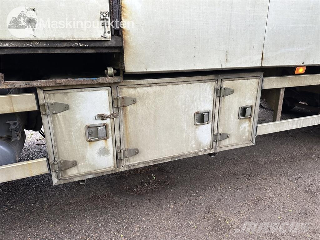 Volvo 440 6X2 Dzīvnieku pārvadāšanas transports