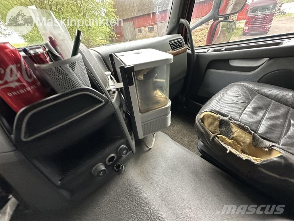 Volvo 440 6X2 Dzīvnieku pārvadāšanas transports