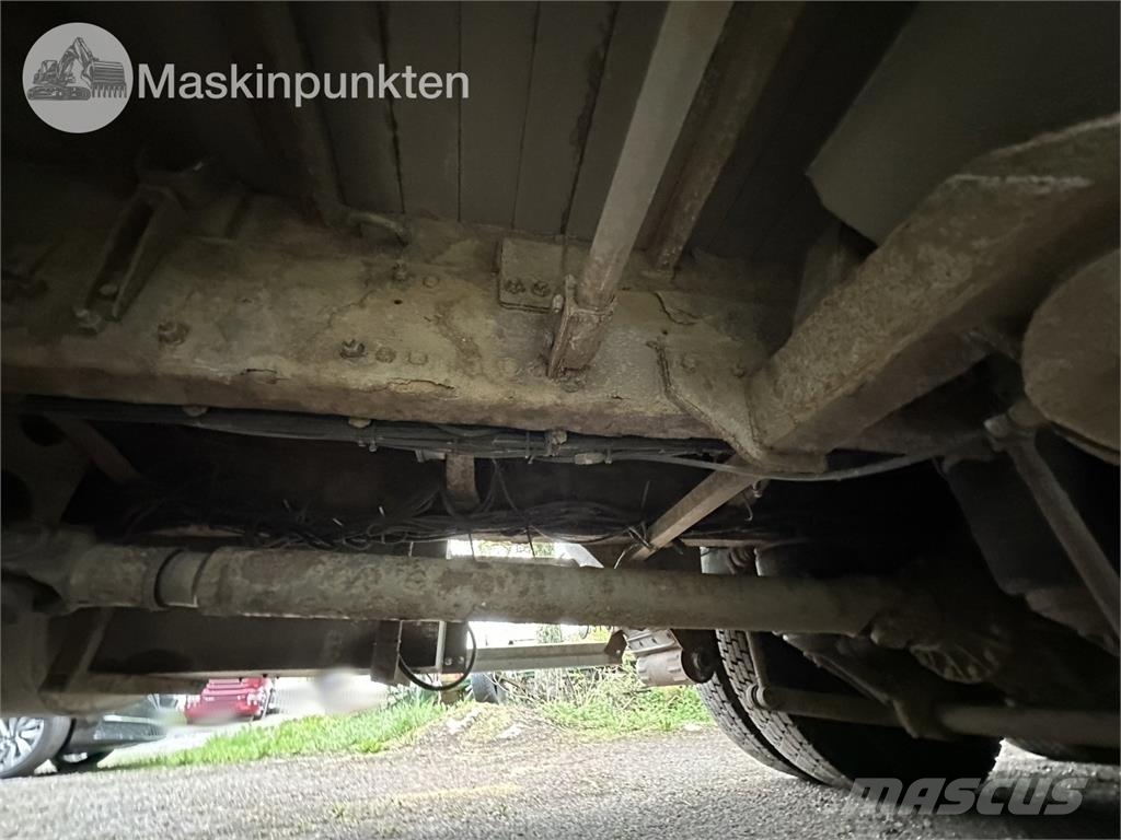 Volvo 440 6X2 Dzīvnieku pārvadāšanas transports