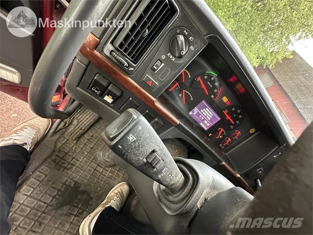 Volvo 440 6X2 Dzīvnieku pārvadāšanas transports