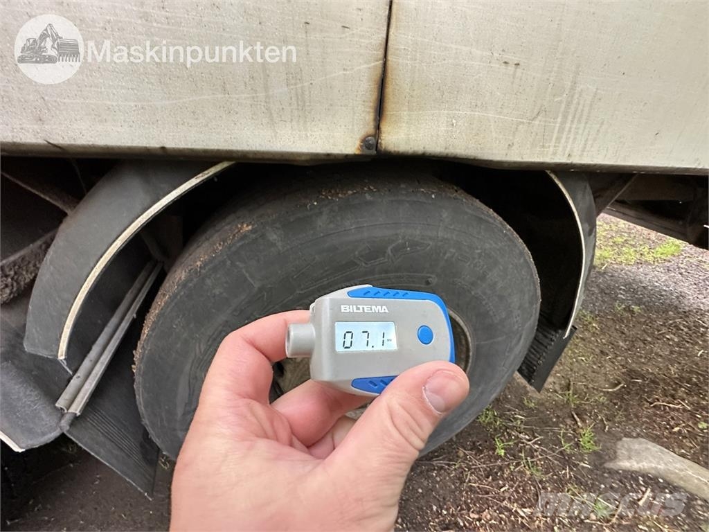 Volvo 440 6X2 Dzīvnieku pārvadāšanas transports