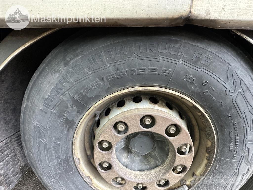 Volvo 440 6X2 Dzīvnieku pārvadāšanas transports
