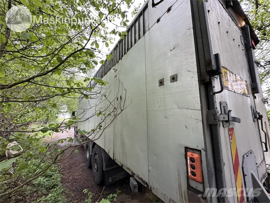Volvo 440 6X2 Dzīvnieku pārvadāšanas transports