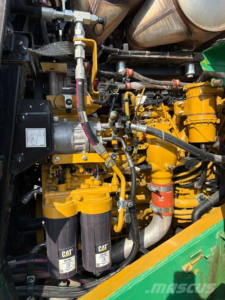 CAT 972 M لوادر بعجل