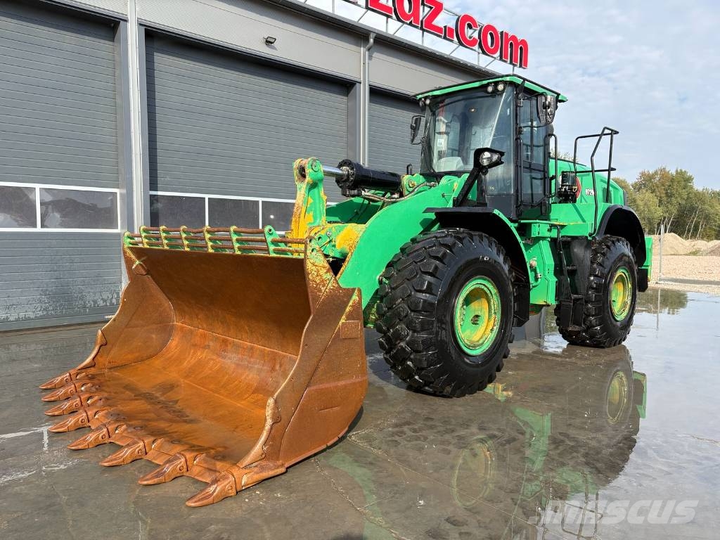 CAT 972 M لوادر بعجل