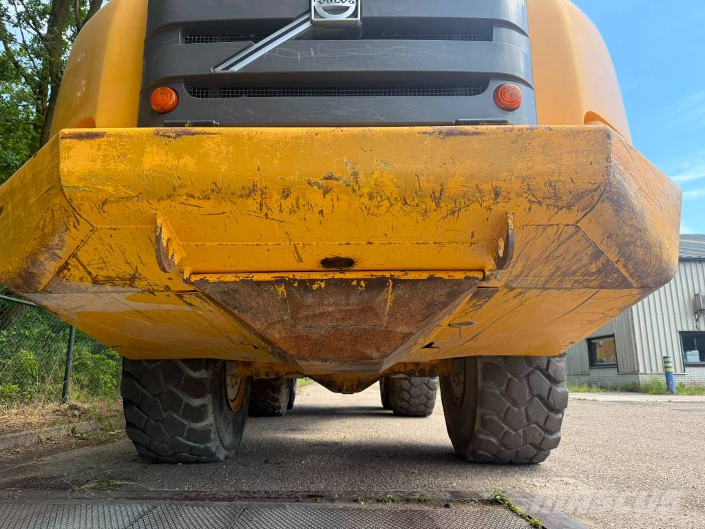 Volvo A 25 E Dumpperit