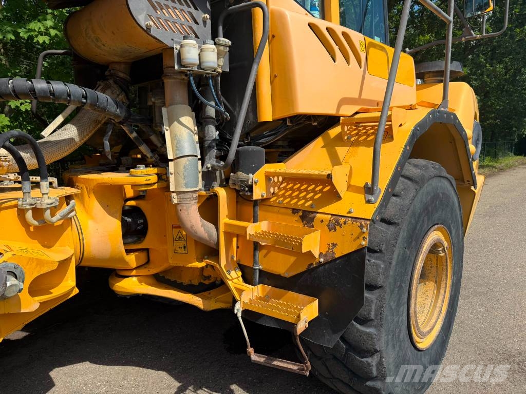 Volvo A 25 E Dumpperit