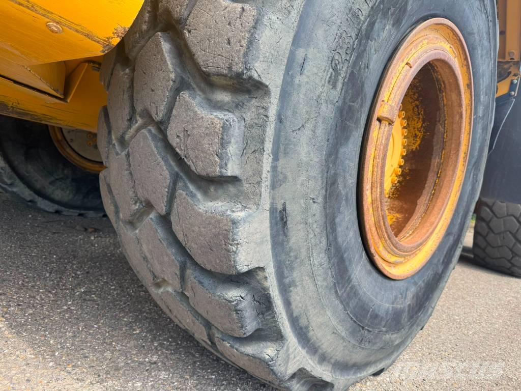 Volvo A 25 E Dumpperit