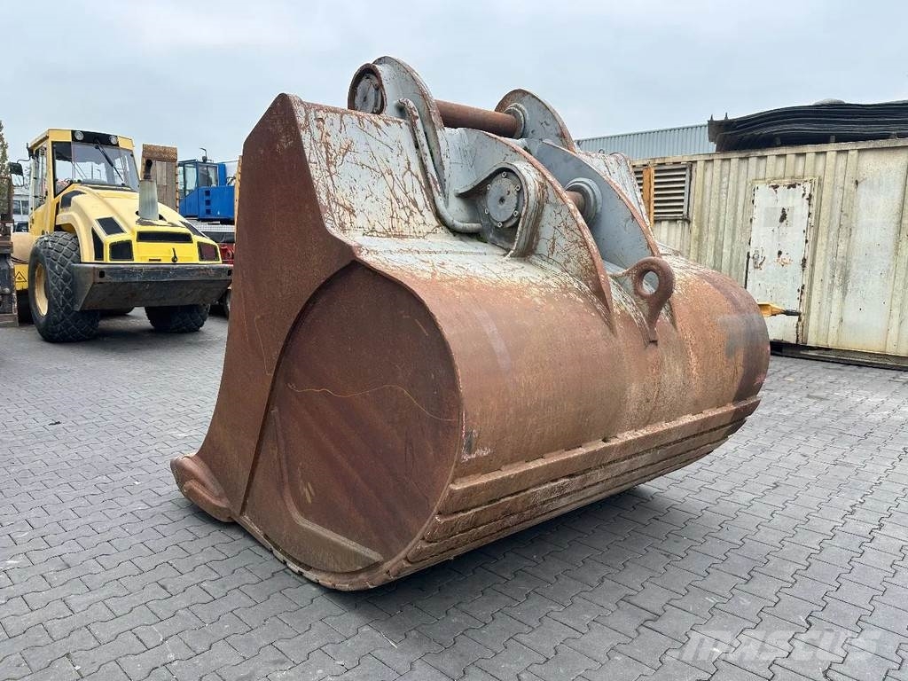 Liebherr R 974 - 210 cm Κουβάδες