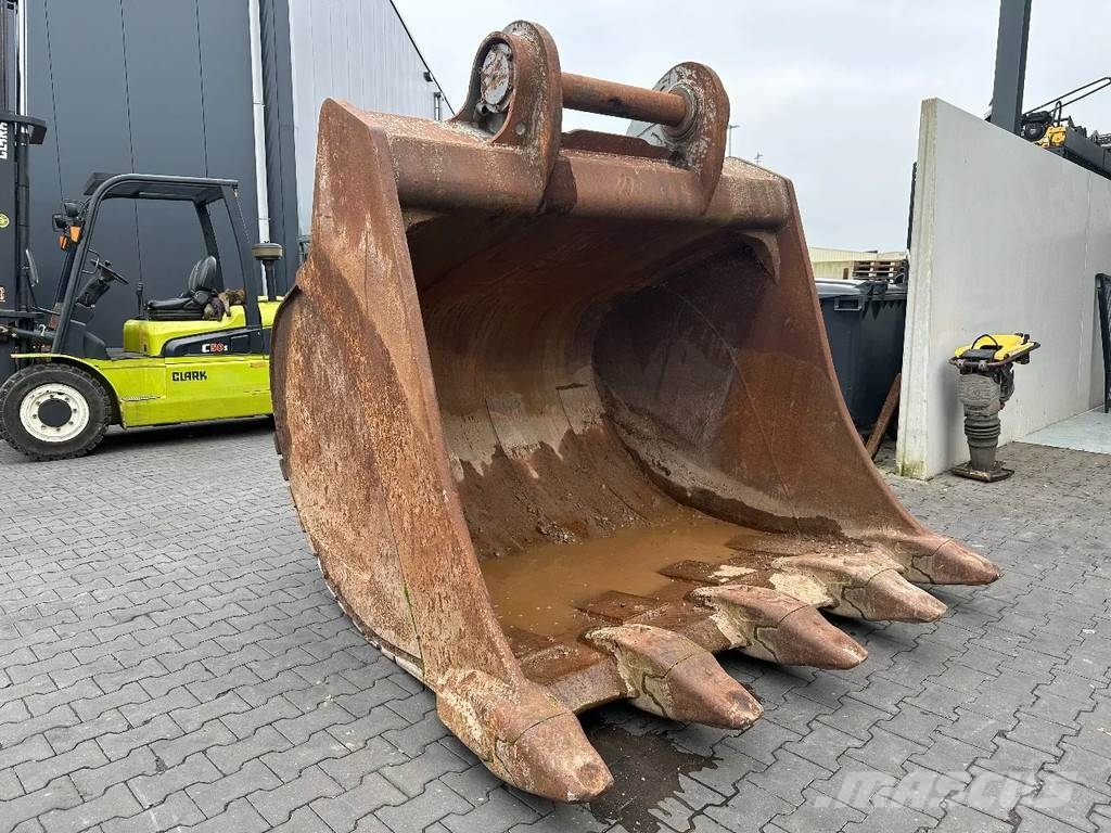 Liebherr R 974 - 210 cm Κουβάδες