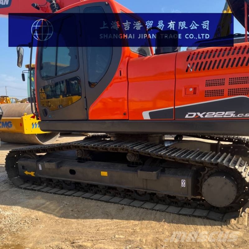 Doosan DX 225 Raupenbagger