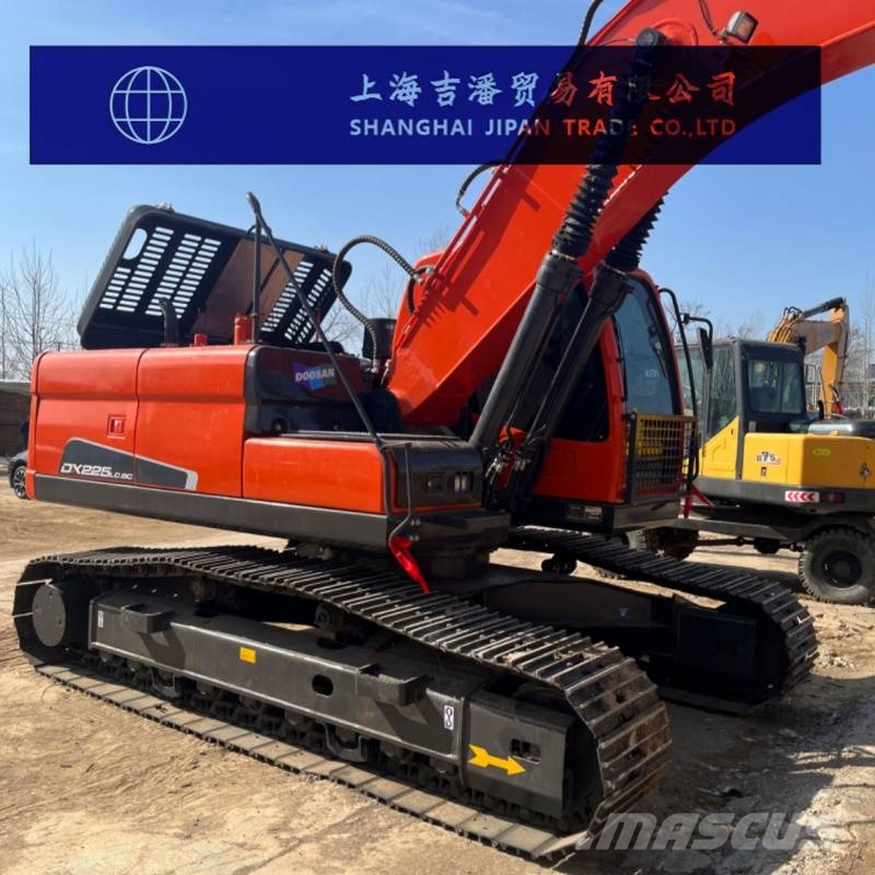 Doosan DX 225 Raupenbagger