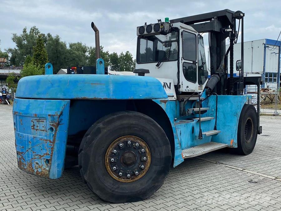 SMV Konecranes SL28-1200A شاحنات الديزل