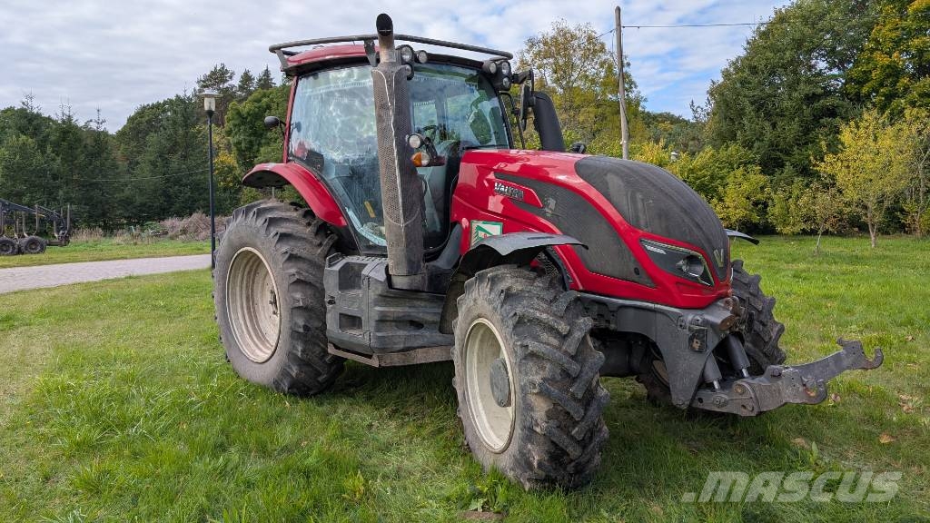 Valtra T 174 E Forsttraktoren