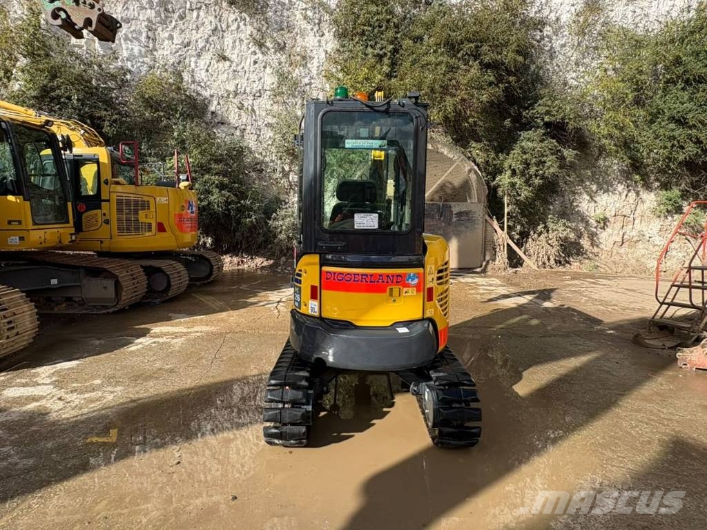 Komatsu PC26MR-3 Mini bagri <7t