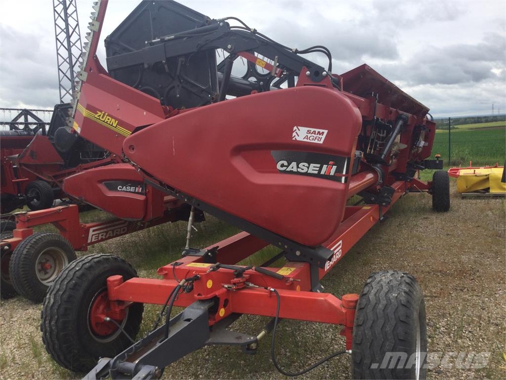 Case IH AXIAL-FLOW 8230 Mähdrescher