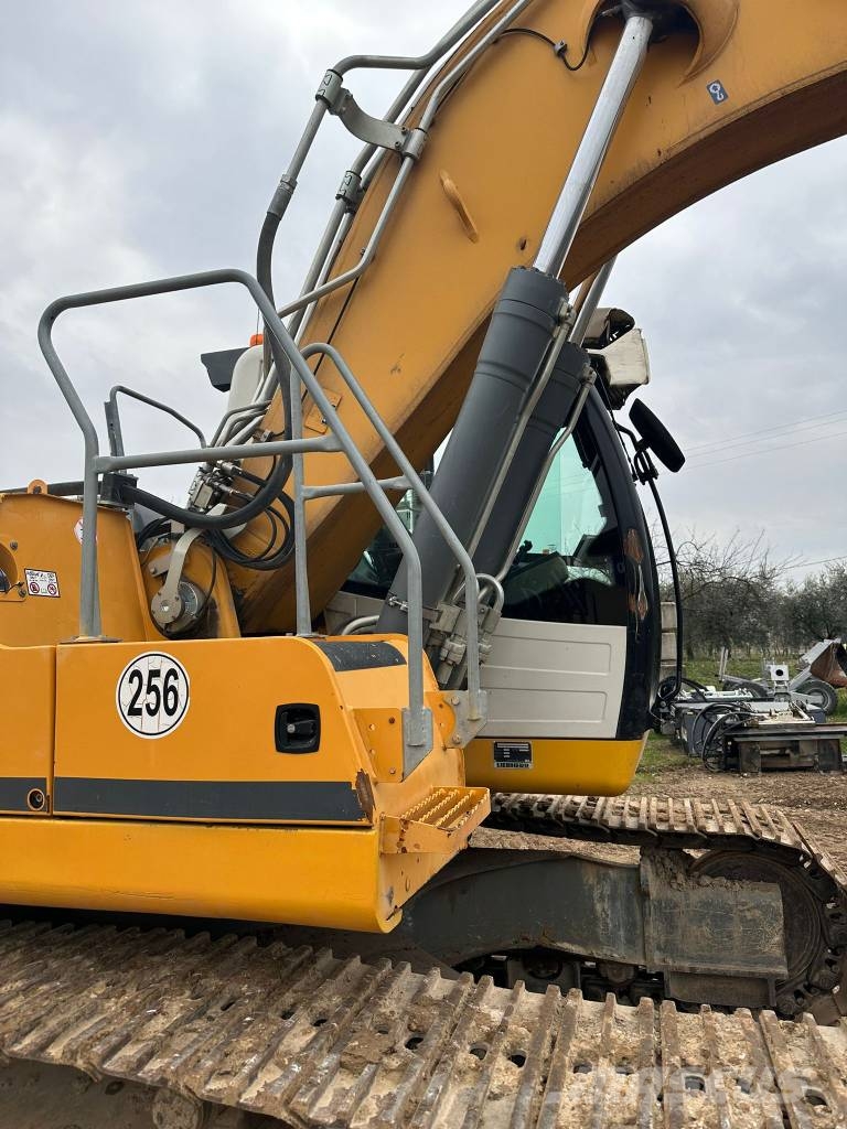 Liebherr R 926 LC Paletli ekskavatörler
