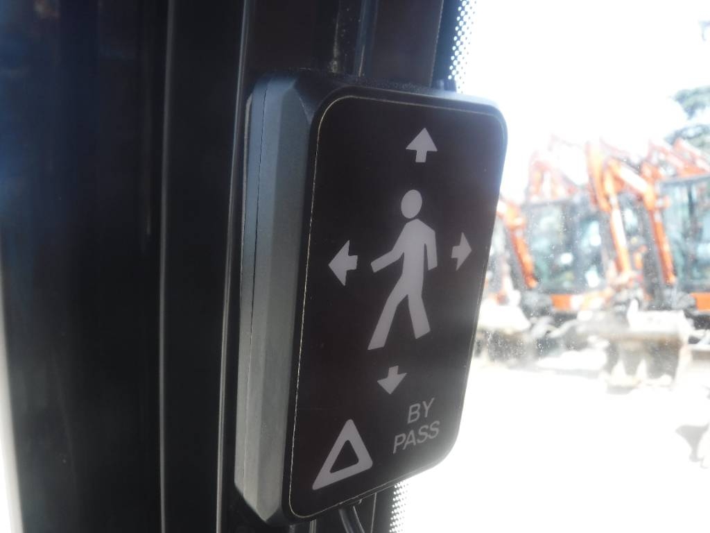 Hitachi ZX 130 LC N-7 Εκσκαφείς με ερπύστριες