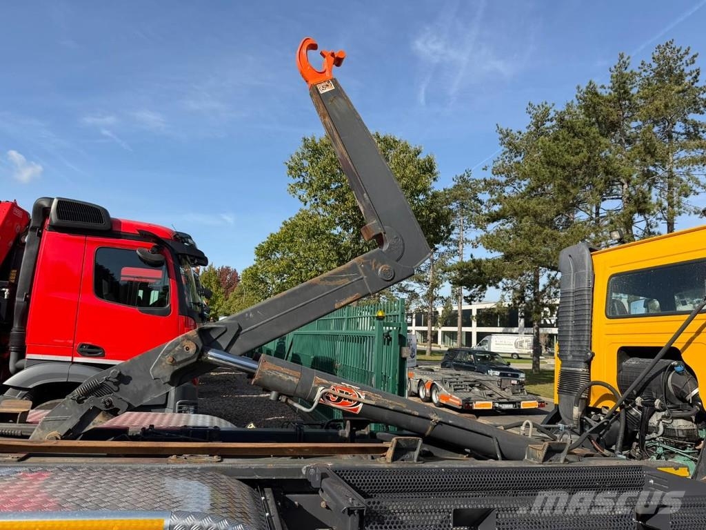 Volvo FM 420 6x4 AJK HOOKLIFT / HAAK 20T - 5760mm - WB 3 Abrollkipper