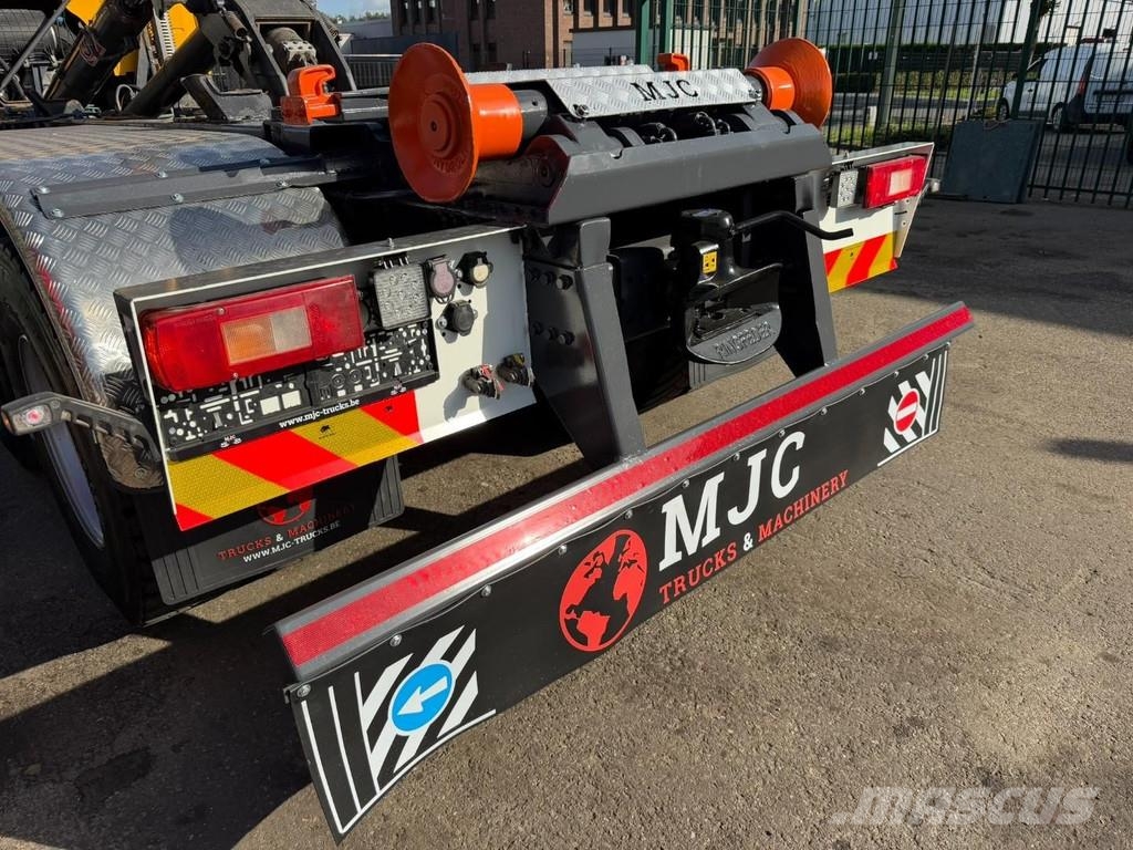 Volvo FM 420 6x4 AJK HOOKLIFT / HAAK 20T - 5760mm - WB 3 Vrachtwagen met containersysteem