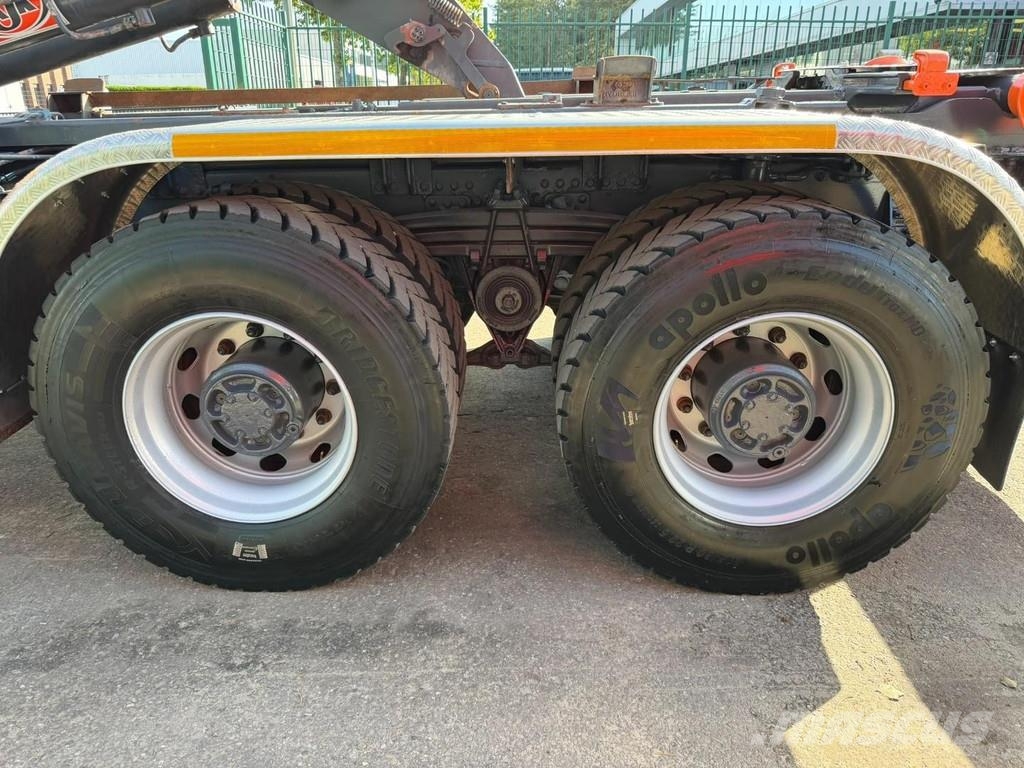 Volvo FM 420 6x4 AJK HOOKLIFT / HAAK 20T - 5760mm - WB 3 Vrachtwagen met containersysteem