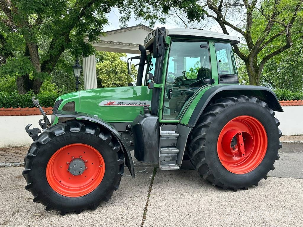 Fendt Favorit 711 Vario Tracteur