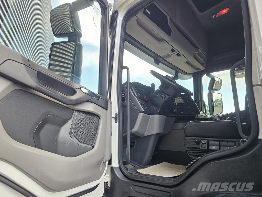 Scania G500 8x4/4 / HMF 50 tm + JIB + WINCH Smagās mašīnas ar celtni