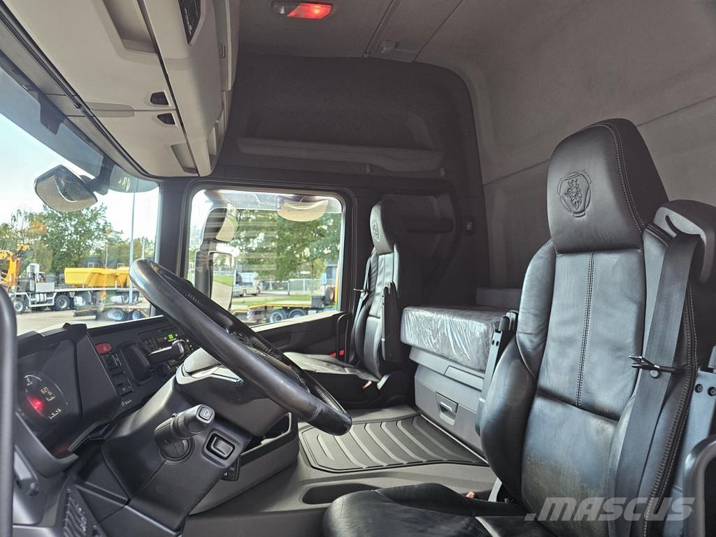 Scania G500 8x4/4 / HMF 50 tm + JIB + WINCH Smagās mašīnas ar celtni