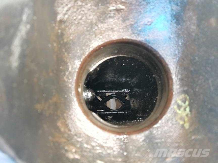 New Holland LM 435 {Spicer  front case axle Axles