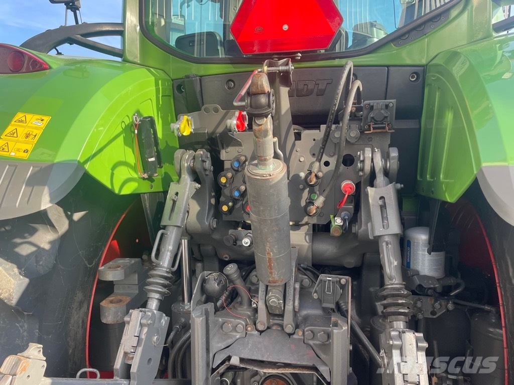 Fendt 724 S4 Profi Plus Трактори