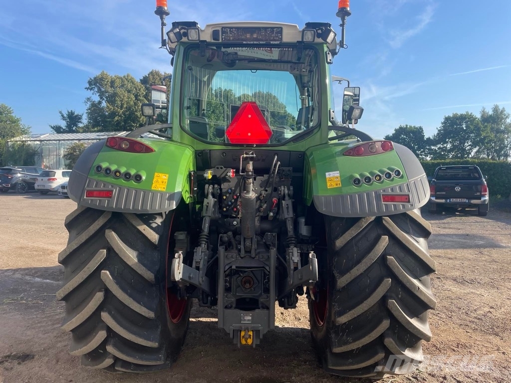 Fendt 724 S4 Profi Plus Трактори