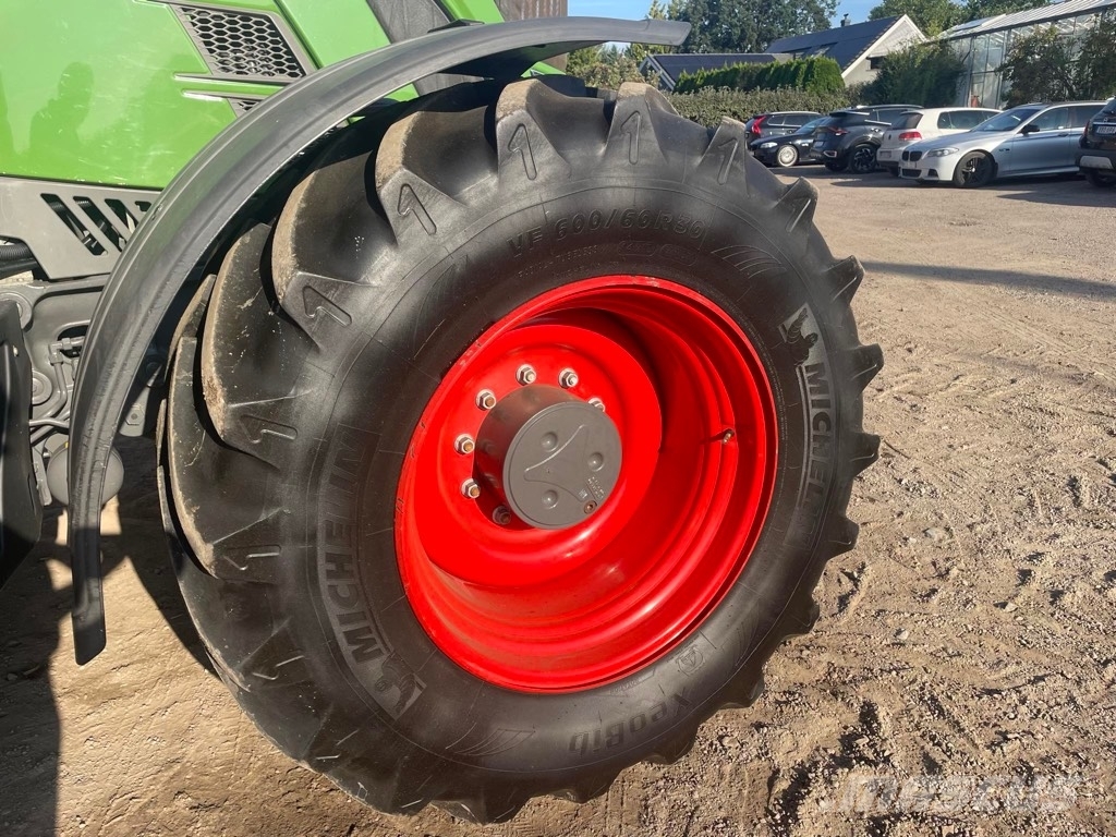 Fendt 724 S4 Profi Plus Трактори