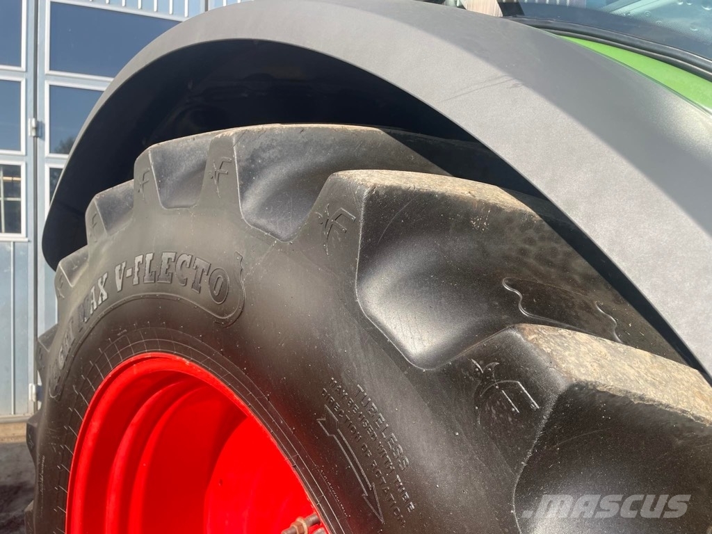 Fendt 724 S4 Profi Plus Трактори
