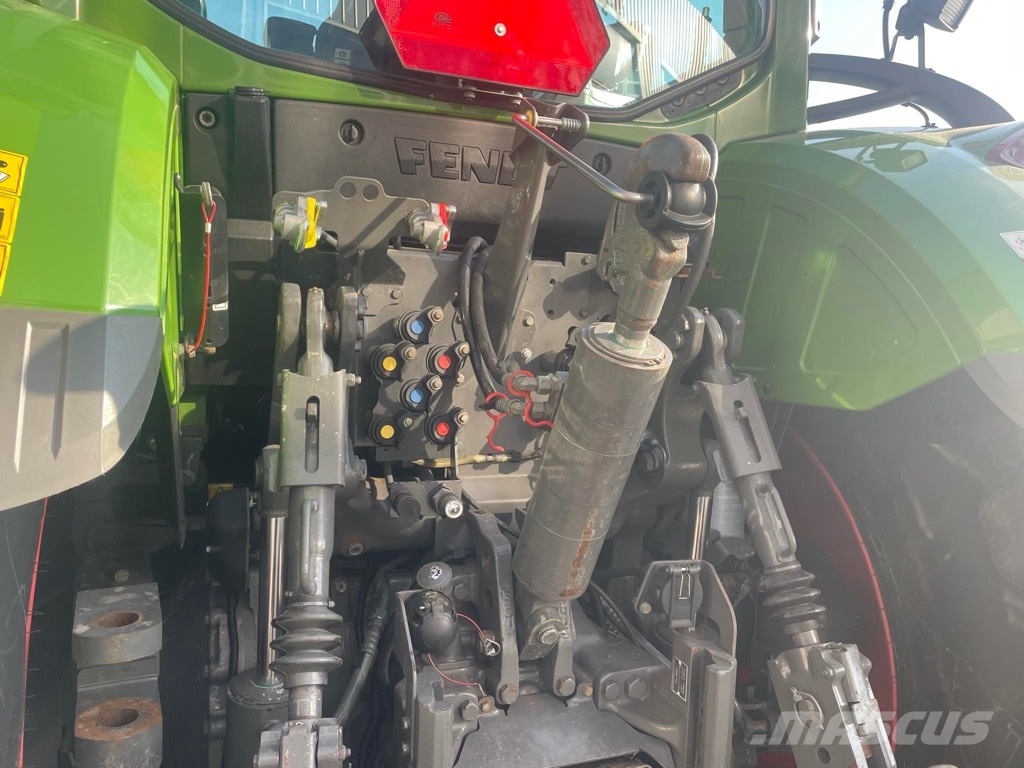 Fendt 724 S4 Profi Plus Трактори
