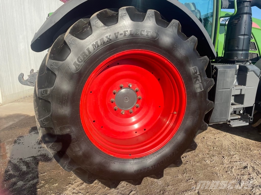 Fendt 724 S4 Profi Plus Трактори