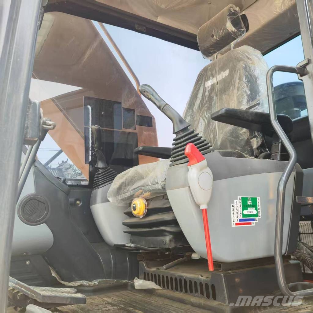 Komatsu PC 210 LC Гусеничні екскаватори
